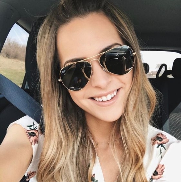 Model Display RayBan Aviator Black Lens Gold Frame RB3025 - Picture 15 of 16